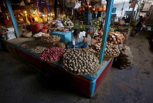 Mandis wear a deserted look as buyers have dried up for want of cash. Photo: UNI