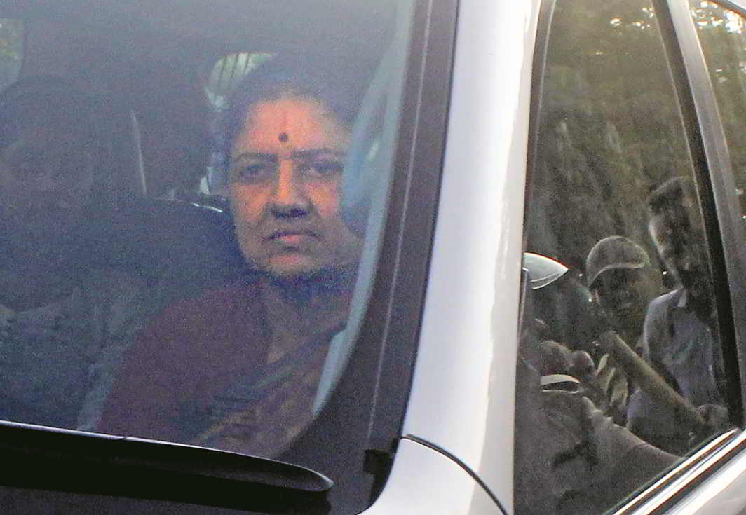 Sasikala arrives at the Parappana Agrahara prison in Bengaluru. She failed in her attempt to become CM. Photo: UNI