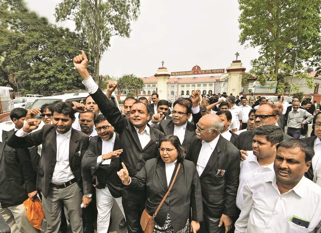 Lawyers of Patna hit the streets on April 21 against the Law Commission’s proposals. Photo: UNI