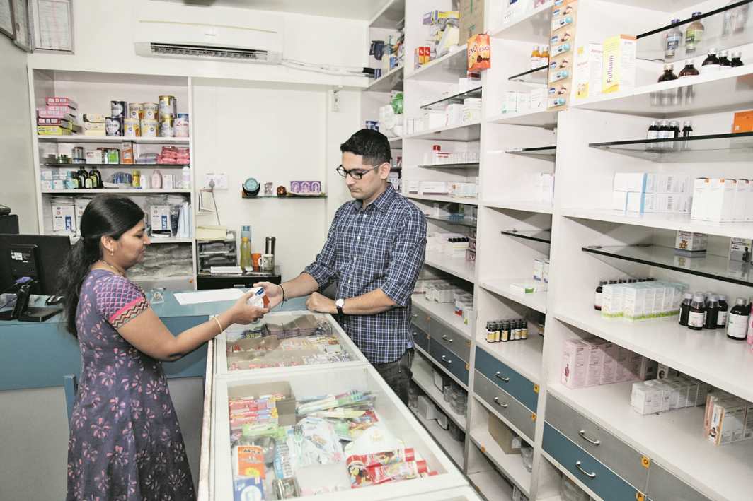 Transferring decision-making from doctors to pharmacists is likely to make consumers more vulnerable. Photo: UNI
