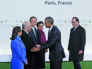 Former US President Barack Obama (2nd R) welcomed by then French President Francois Hollande during the World Climate Change Conference 2015 near Paris. Photo: UNI
