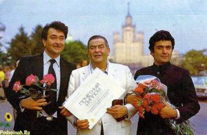 The Late Raj Kapoor, who was an icon in the USSR, at the Moscow Film Festival with his sons. Photo: rusembindia.com