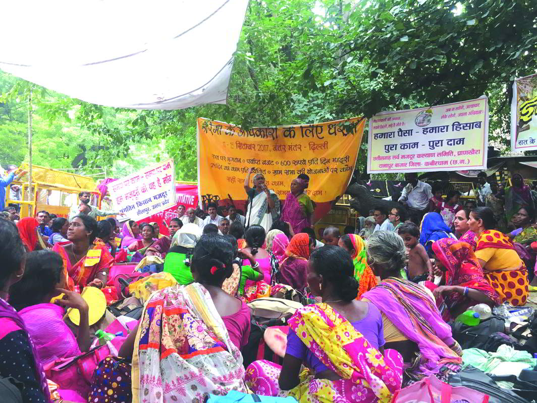 Activist Aruna Roy speaking at a MGNREGA protest in Delhi recently. Photo: Ankita Aggarwal