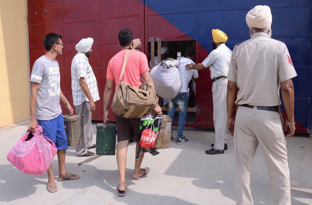 Prisoners being shifted to a newly constructed jail complex. India has close to three lakh undertrials. Photo: UNI