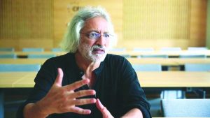 Anand Patwardhan earlier won a court battle with Doordarshan. Photo: countercurrents.org