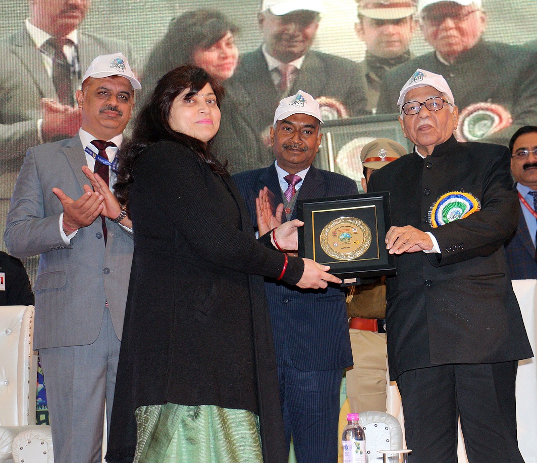 APPRECIATION: Uttar Pradesh governor Ram Naik presents awards on the occasion of Oil Conservation Mahatsov 'Saksham' in Lucknow on January 16, UNI