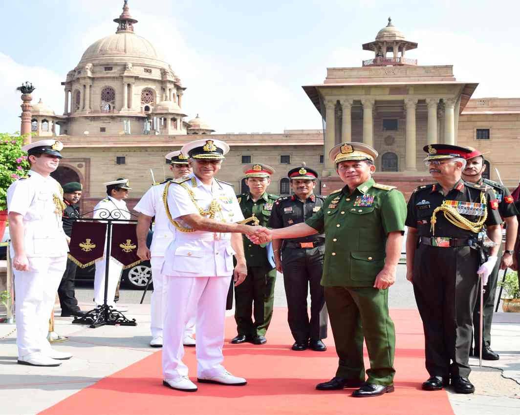 WELL MET: Senior General Min Aung Hlaing, Commander in Chief of Defence Services (CDS) of Republic of Union of Myanmar, is received by Chief of the Naval staff Admiral Sunil Lanba on arrival at South Block prior to their meeting, in New Delhi, UNI