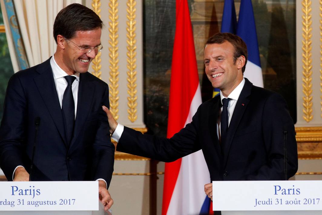 PRESIDENTIAL HUMOUR: French President Emmanuel Macron and Dutch Prime Minister Mark Rutte attend a joint statement at the Elysee Palace in Paris, France, Reuters/UNI