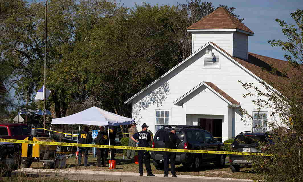 TEXAS, AFTER VEGAS: Law enforcement officials investigate a mass shooting at the First Baptist Church in Sutherland Springs, Texas, US, Reuters/UNI