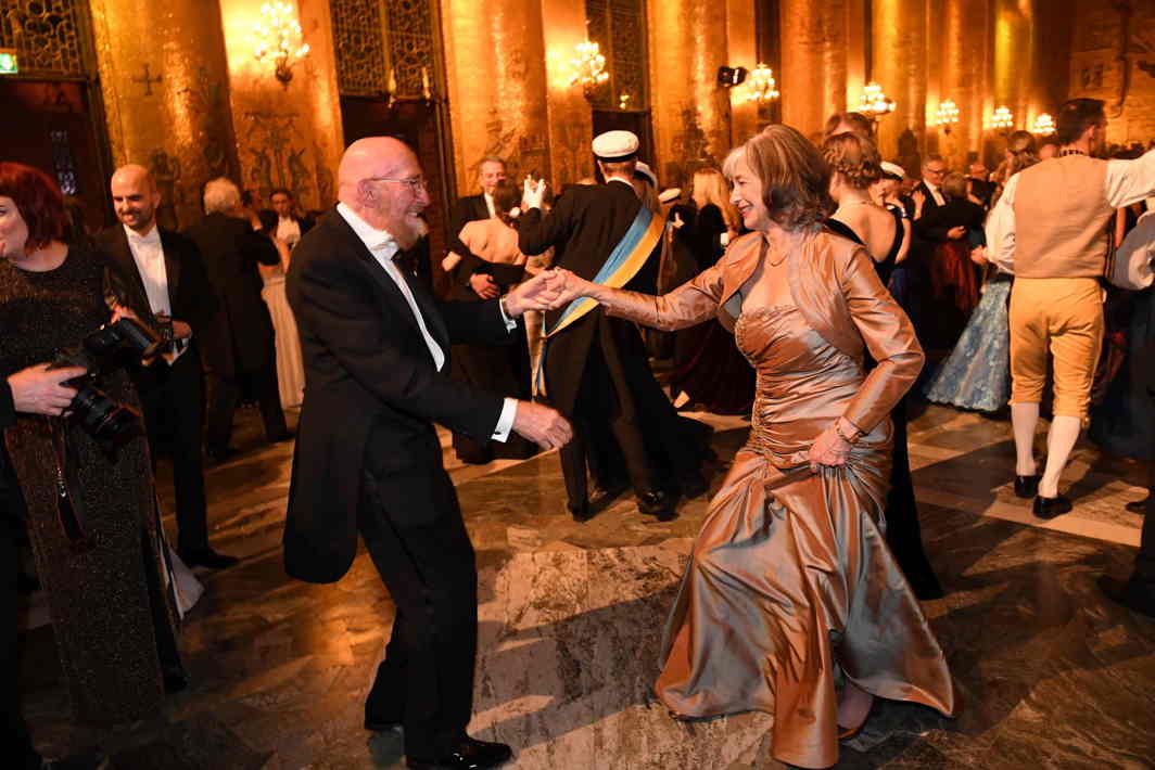DANCE OF THE CHAMPIONS: Nobel Prize in Physics 2017 laureates Carolee Winstein and Kip S Thorne dance after the Nobel banquet in the City Hall of Stockholm, Reuters/UNI
