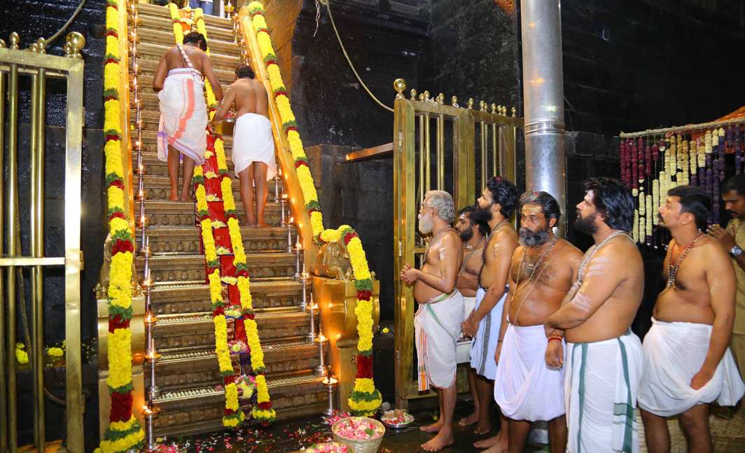 SUBMISSION: Priests perform padi pooja at the Ayyappa temple in Sabarimala as part of monthly worship rituals, UNI